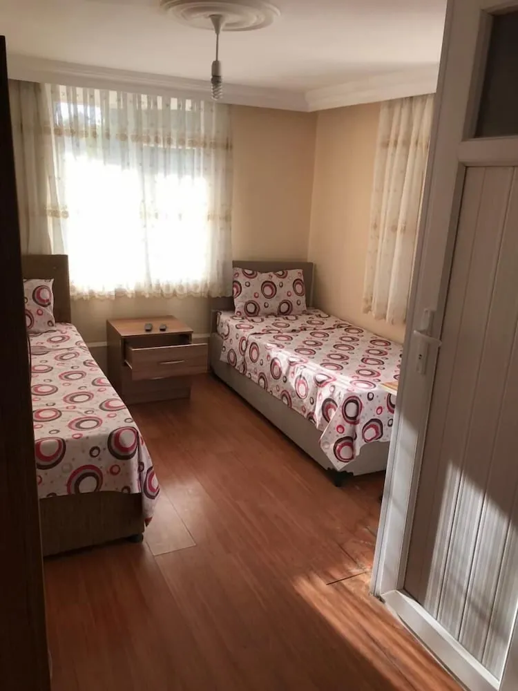 Standard Tek Büyük veya İki Ayrı Yataklı Oda