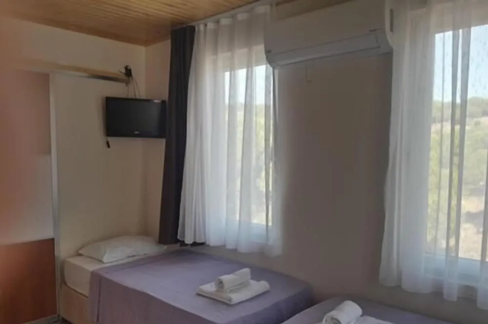 3 Kisilik Orman Manzarali Oda