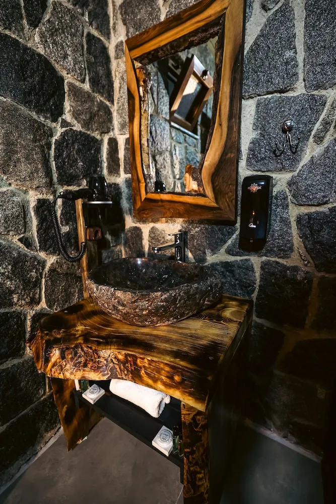 STONE HOUSE