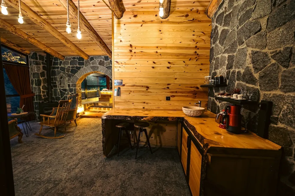 LUXURY STONE HOUSE