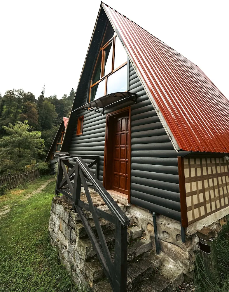 JAKUZILI DUBLEKS BUNGALOV