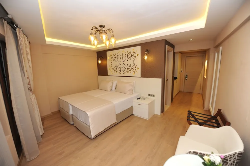 Deluxe Tek Büyük Yataklı Oda