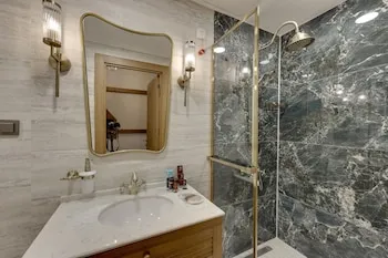Silk Road Museum Hotel