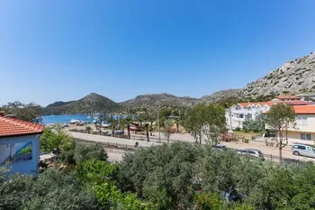 Rayana Hotel