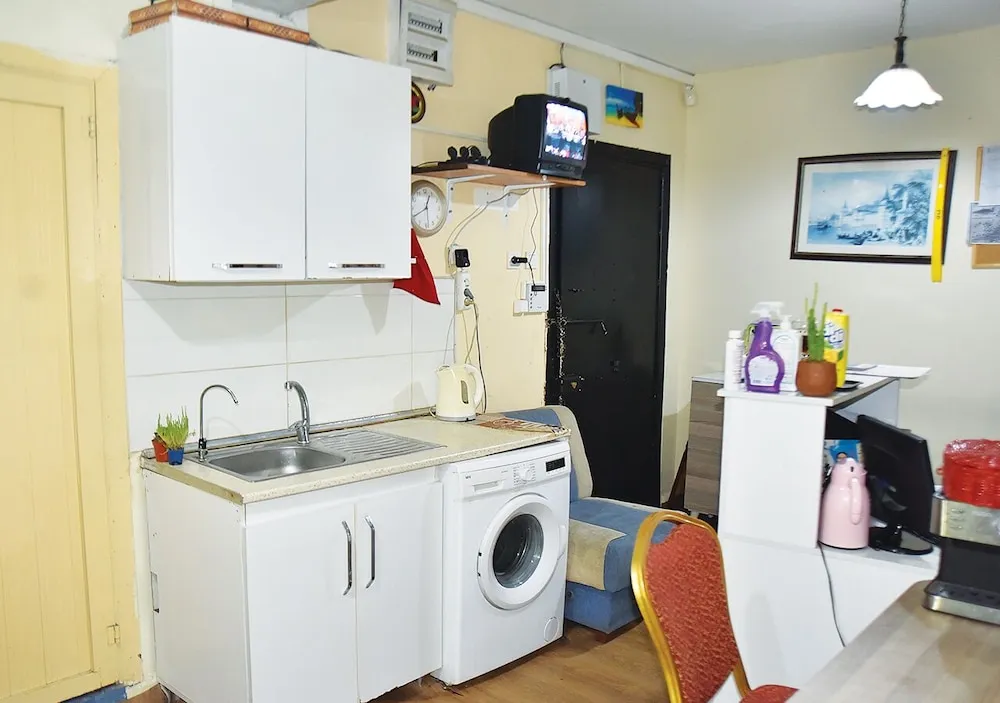 Basic Shared Dormitory, Mixed Dorm