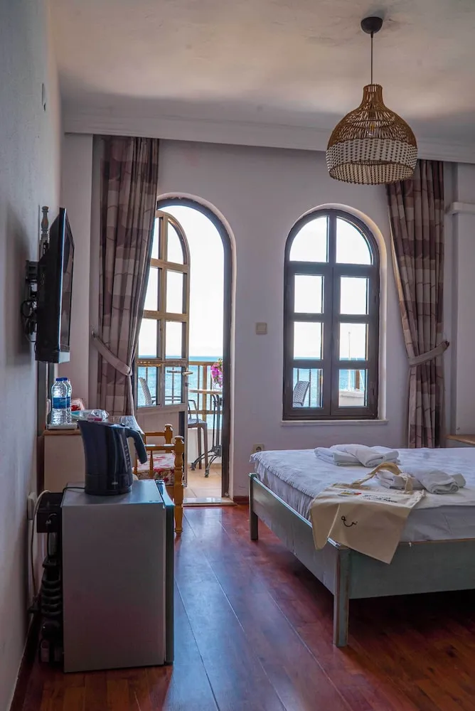 Panoramic Tek Büyük veya İki Ayrı Yataklı Oda, Deniz Manzaralı, Denize Sıfır