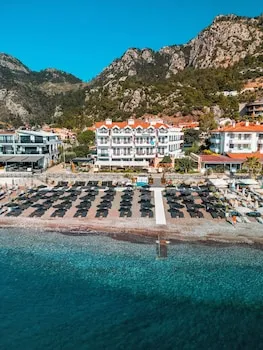 Diplomat Hotel