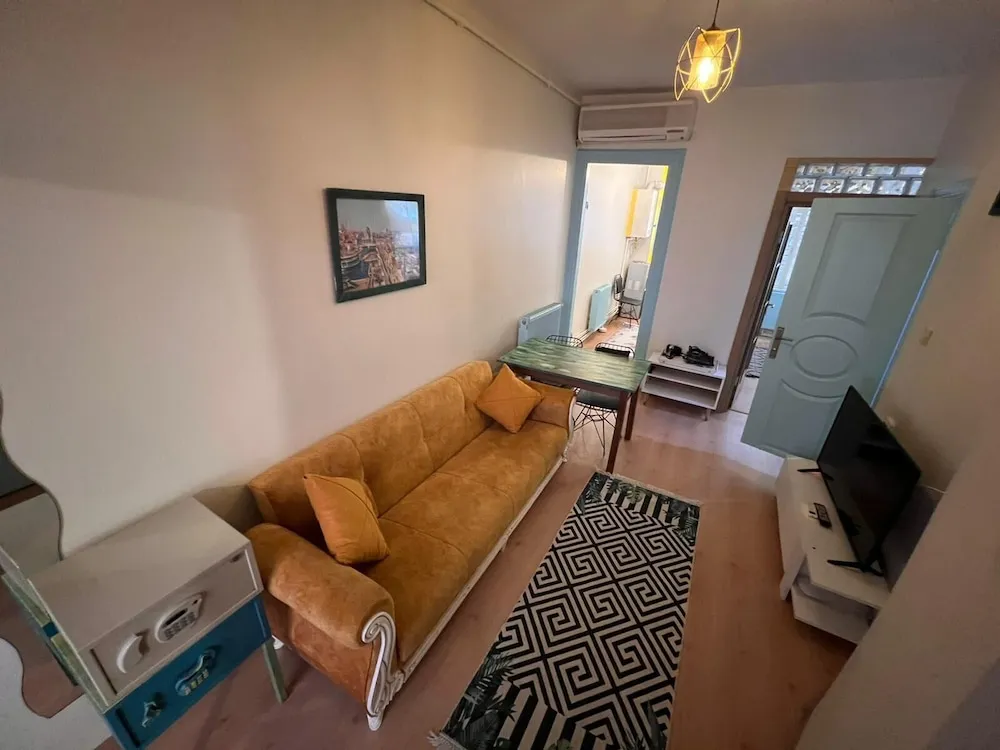 Family Apartment No 3 (150 Meters Away)