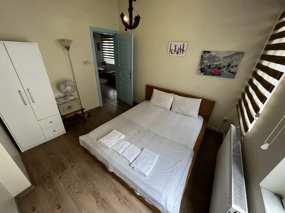 Family Apartment No 5 ( 150 Meters Away)