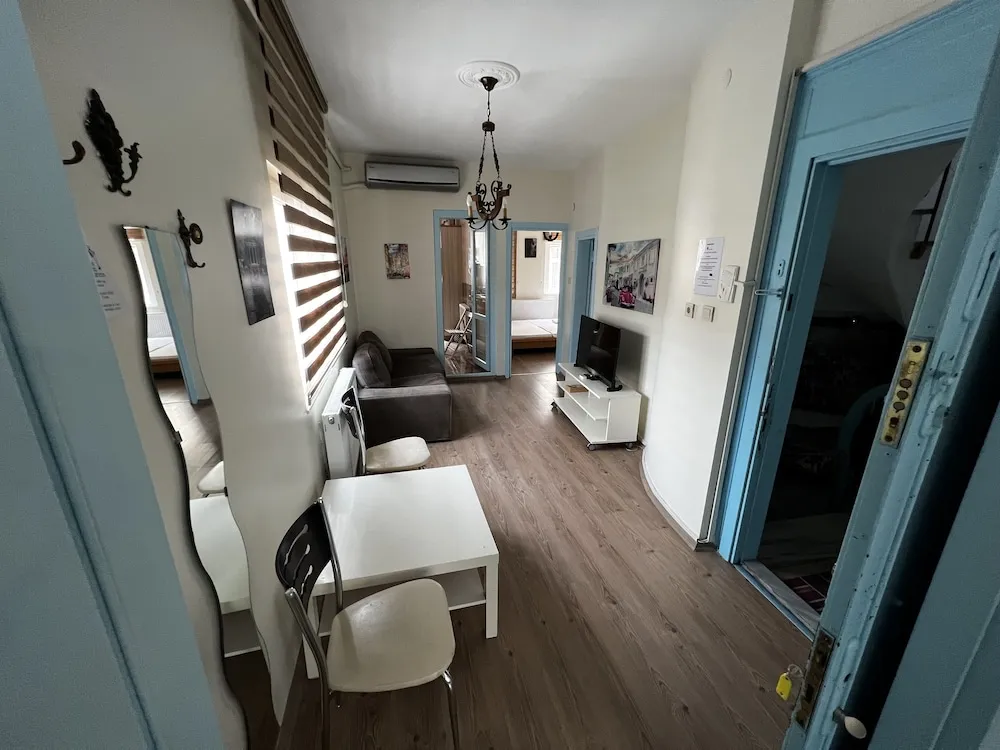 Family Apartment No 5 ( 150 Meters Away)