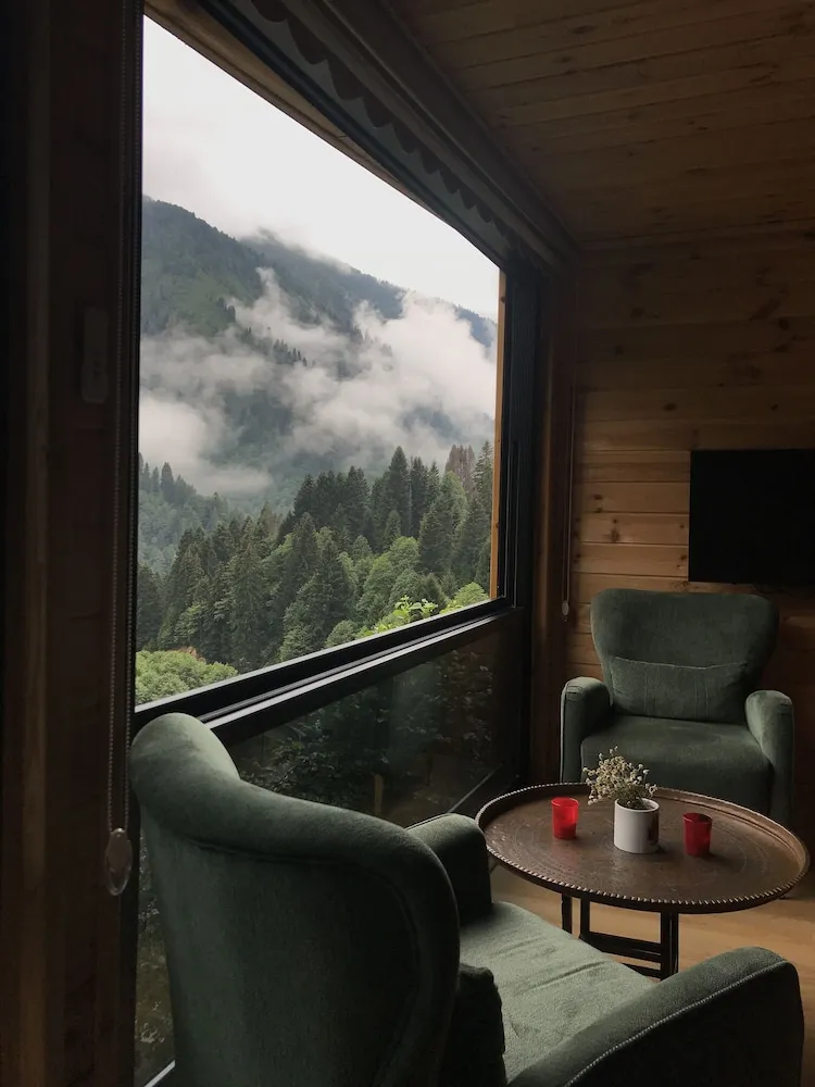 Honeymoon Oda, Dağ Manzaralı