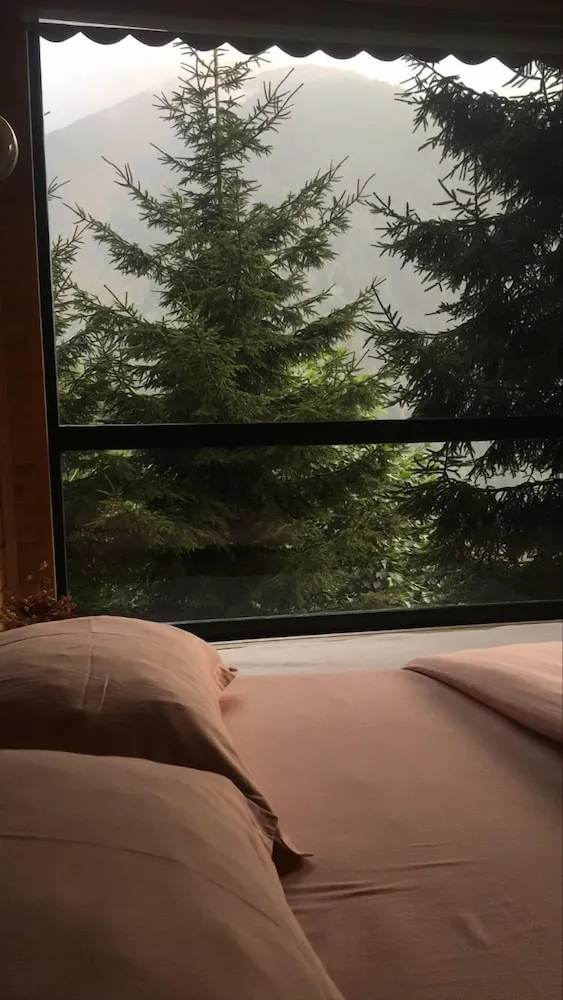 Honeymoon Oda, Dağ Manzaralı