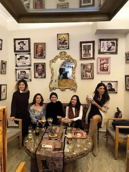 Callisto Pub & Kitchen & Hotel