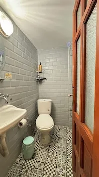 Callisto Pub & Kitchen & Hotel