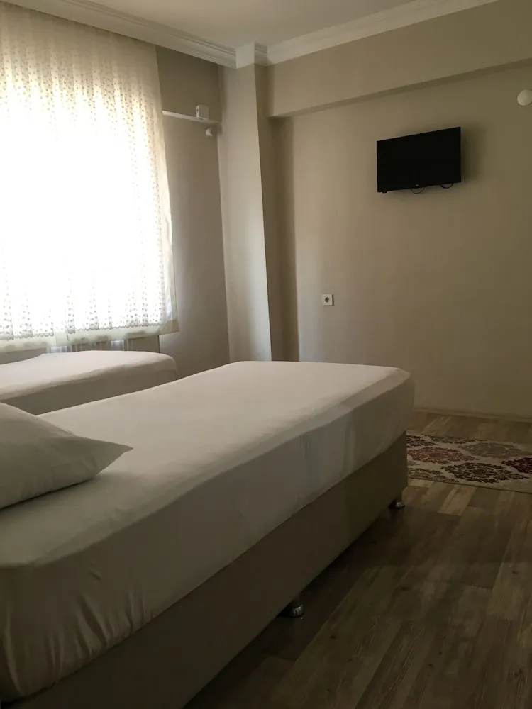 Tek Büyük veya İki Ayrı Yataklı Oda