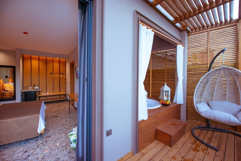 Honeymoon Oda, 1 Çift Kişilik Yatak, Sıcak Su Küveti, Havuz Kenarı