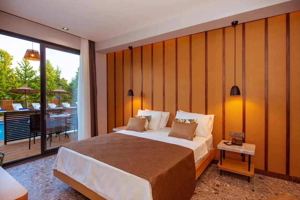 Honeymoon Oda, 1 Çift Kişilik Yatak, Sıcak Su Küveti, Havuz Kenarı