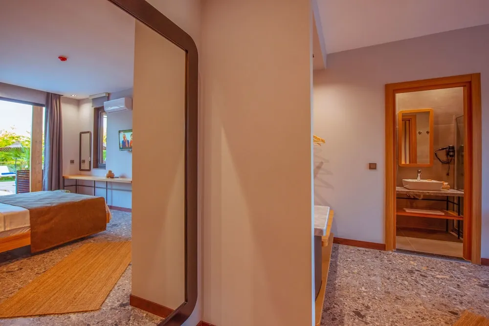 Honeymoon Oda, 1 Çift Kişilik Yatak, Sıcak Su Küveti, Havuz Kenarı
