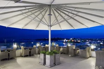 Ena Boutique Hotel & Residences