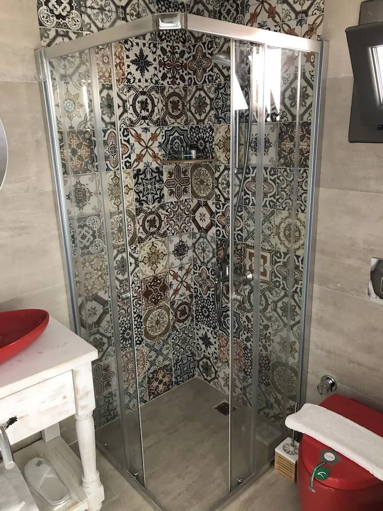 Standard Tek Büyük veya İki Ayrı Yataklı Oda
