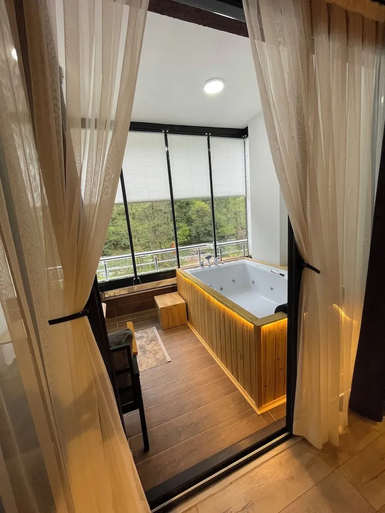 Elite Oda, Balkon, Vadi Manzaralı