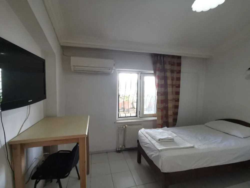 Standard Tek Büyük Yataklı Oda