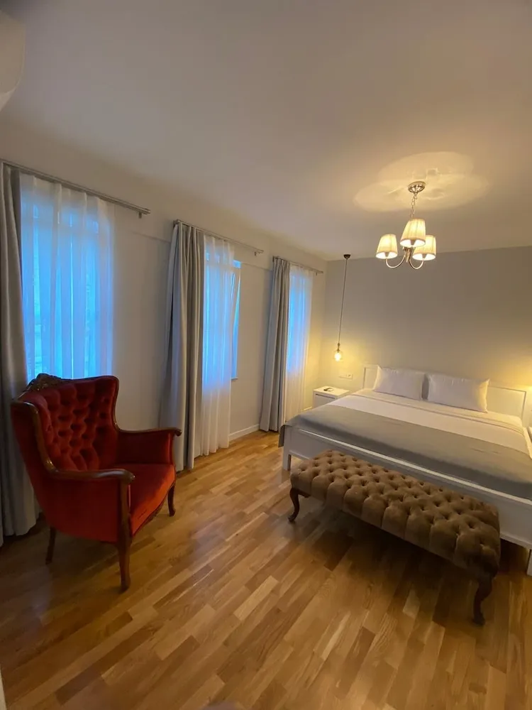 Deluxe Tek Büyük Yataklı Oda