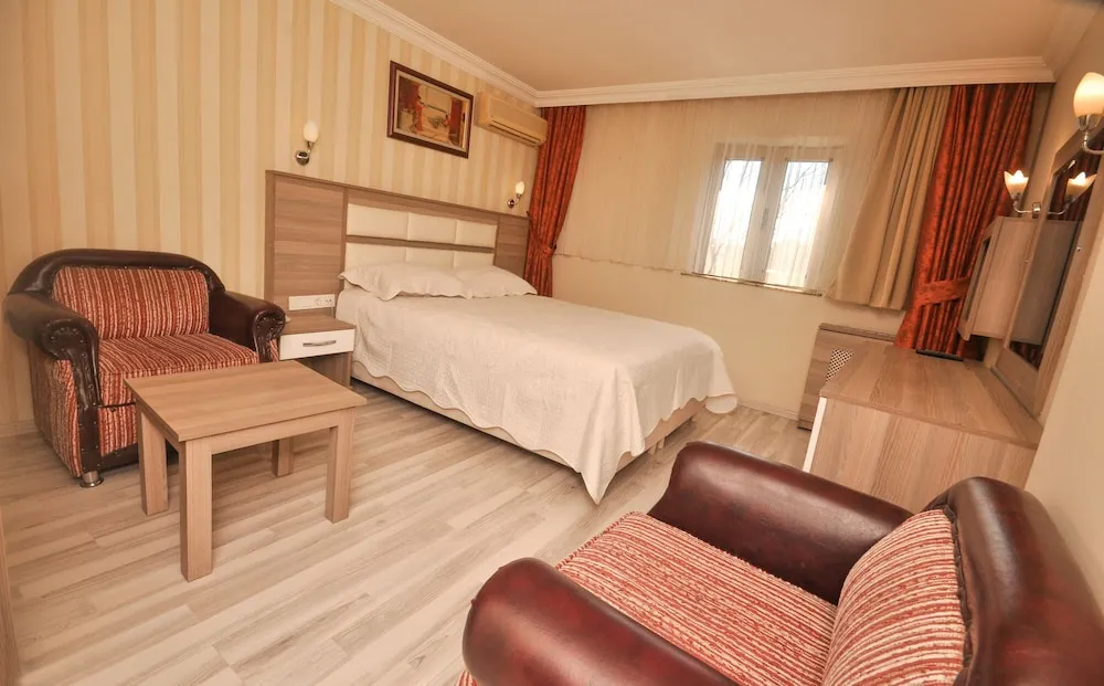 Standard Tek Büyük veya İki Ayrı Yataklı Oda