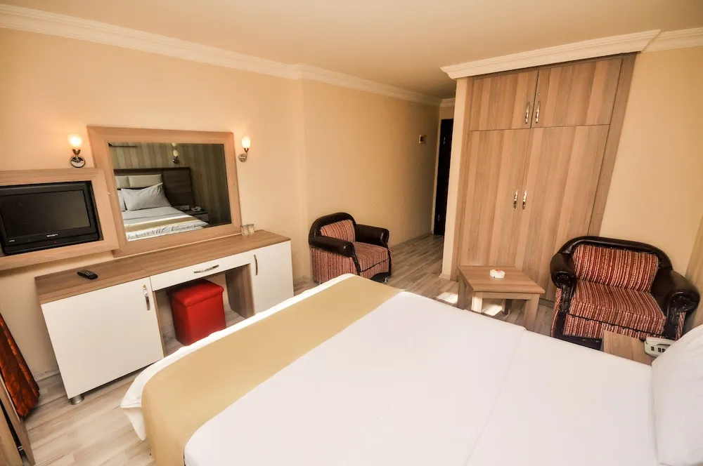 Standard Tek Büyük veya İki Ayrı Yataklı Oda