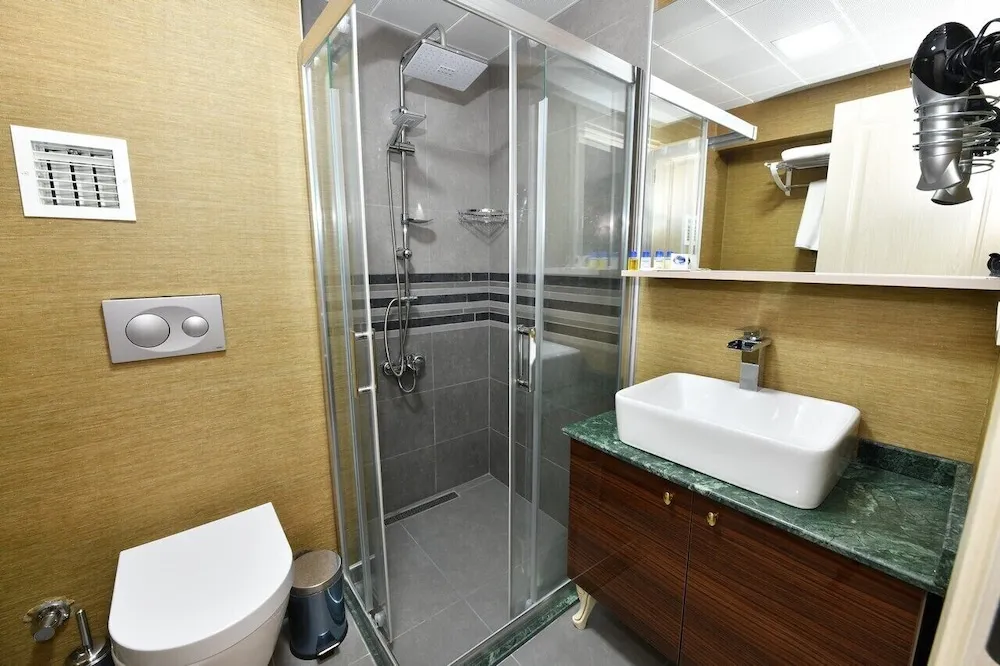 Comfort Büyük Yataklı Tek Kişilik Oda, Penceresiz