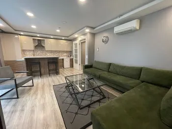 On4 Rooms & Suites