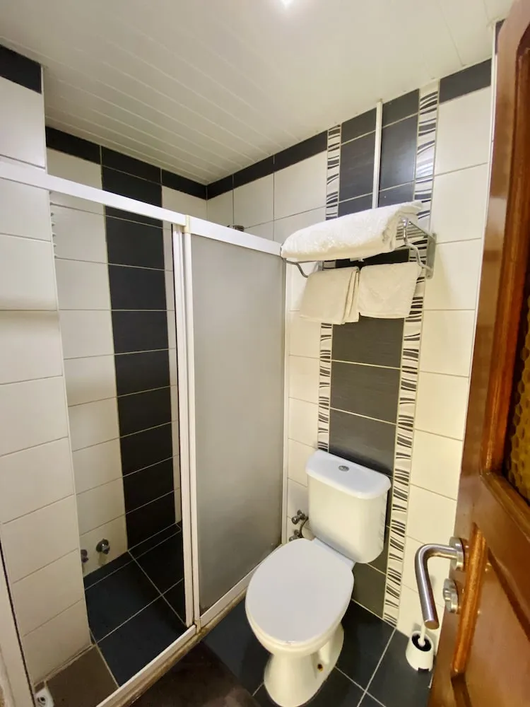 Standard Dört Kişilik Oda, Balkon, Park Manzaralı