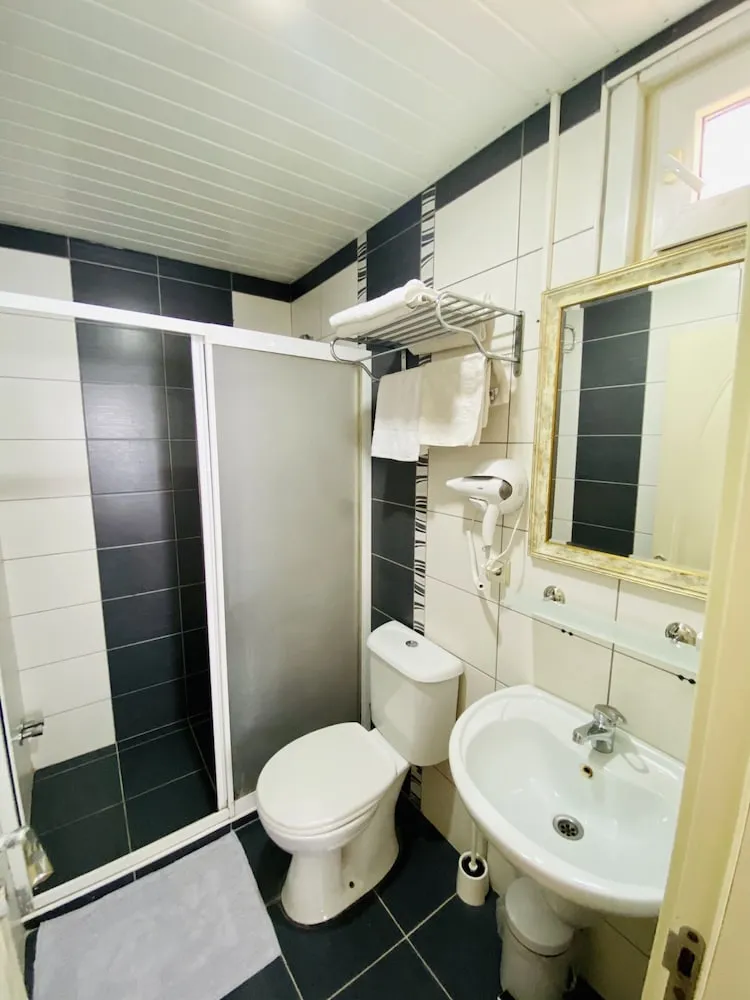 Standard Üç Kişilik Oda, Balkon