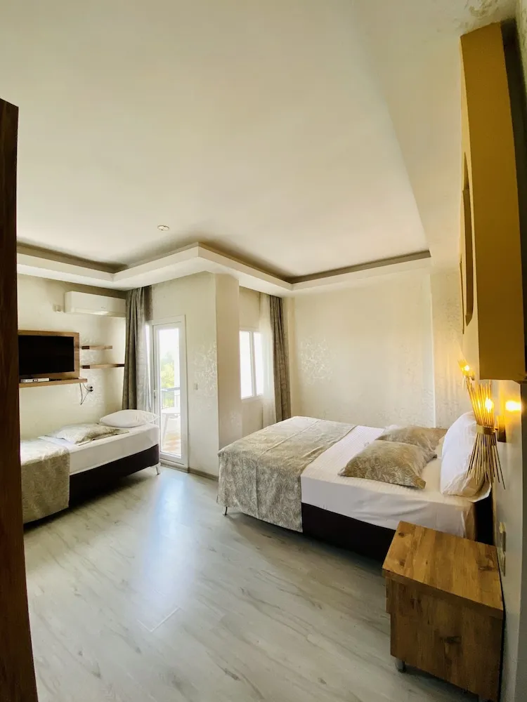 Standard Üç Kişilik Oda, Balkon