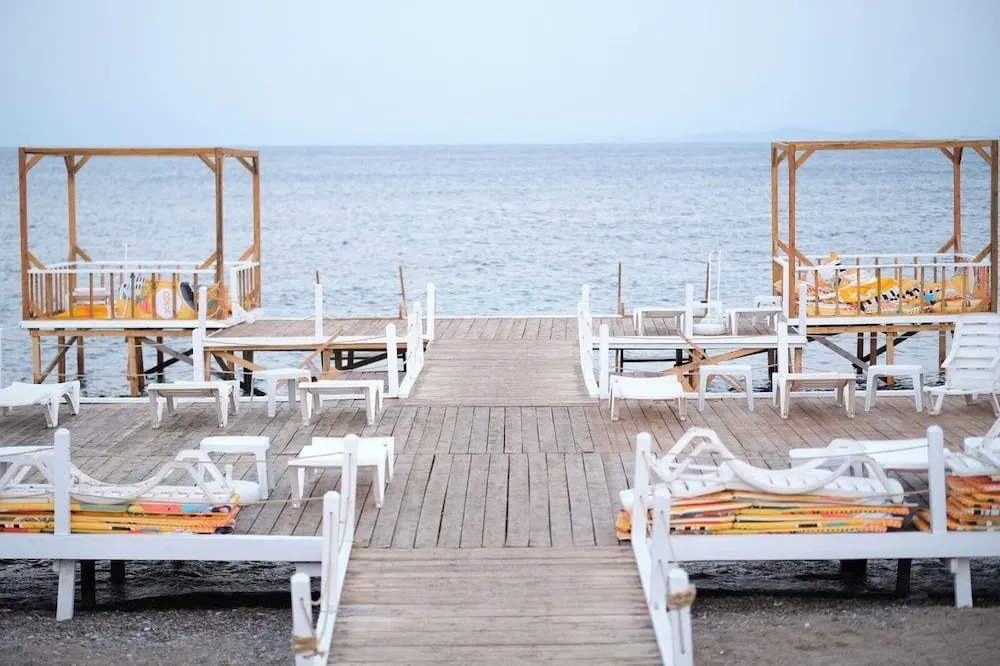 Basic Ağaç Ev, Veranda, Deniz Manzaralı