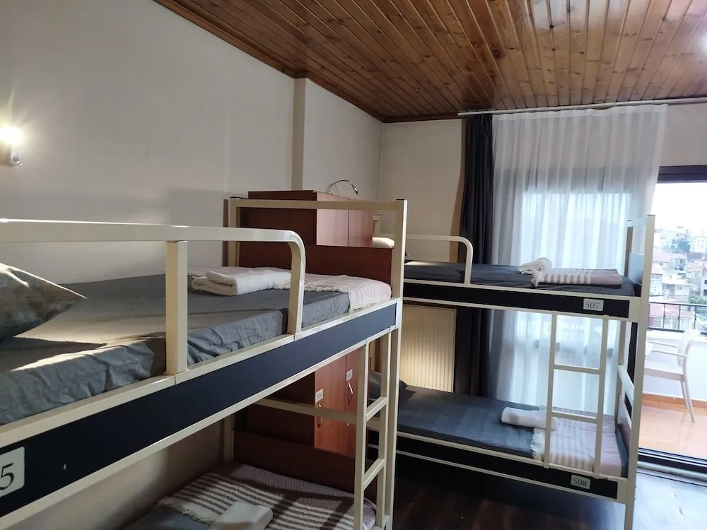 1 Bed in 8-Bed Mixed Dorm. with Terrace