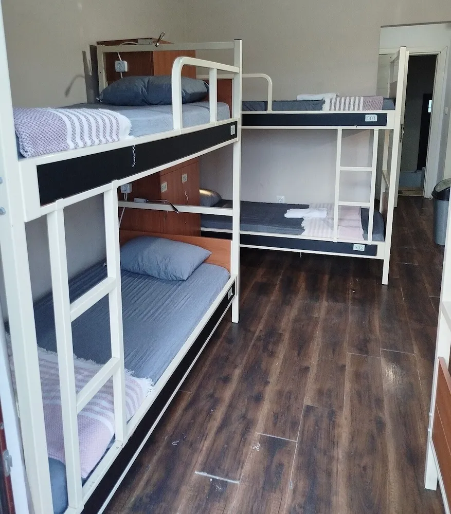 1 Bed in 8-Bed Mixed Dorm. with Terrace