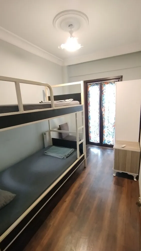 1 Bed in 2-Bed Room (8-Bed Floor)
