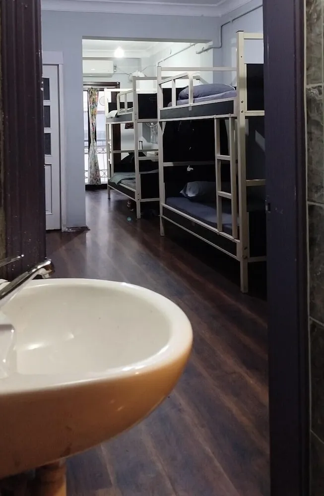 1 Bed in 2-Bed Room (8-Bed Floor)