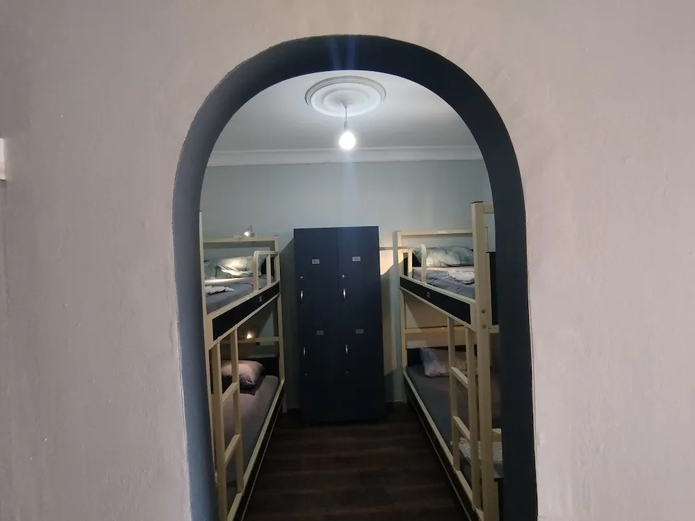 1 Bed in 8-Bed Mixed Dormitory