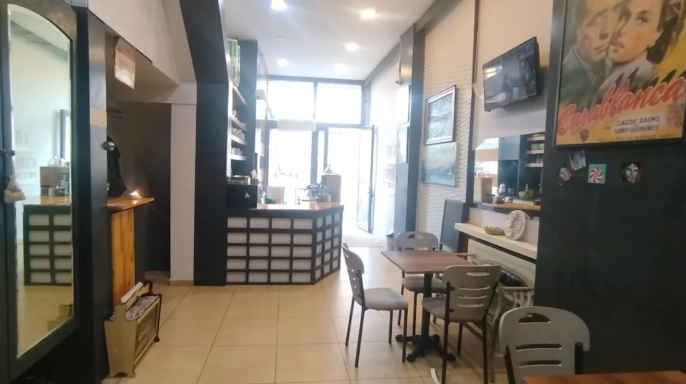 1 Bed in 8-Bed Mixed Dormitory