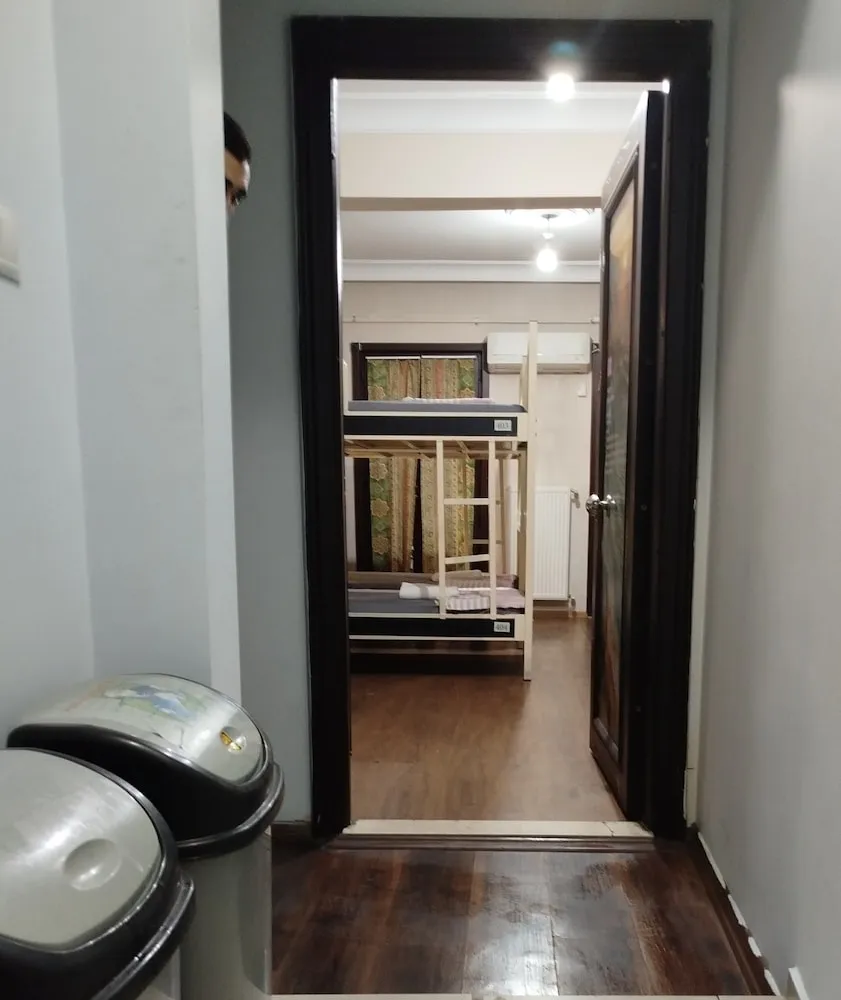 1 Bed in 10-Bed Mixed Dormitory