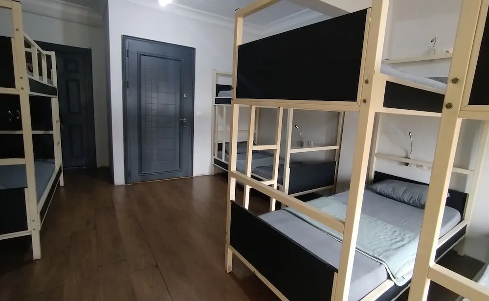 1 Bed in 10-Bed Mixed Dormitory