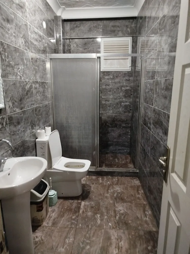 1 Bed in 10-Bed Mixed Dormitory