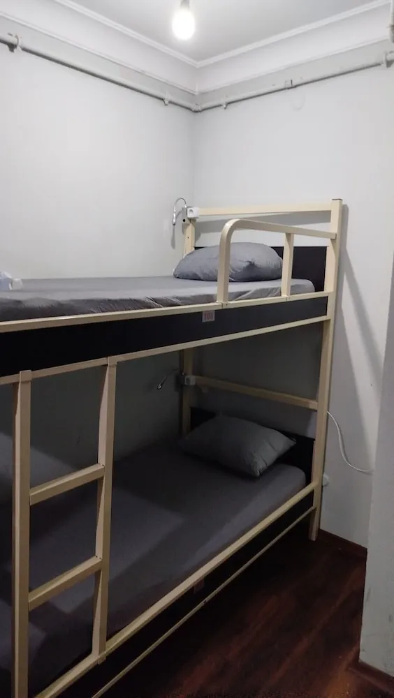 1 Bed in 6-Bed Dormitory (8-Bed Floor)