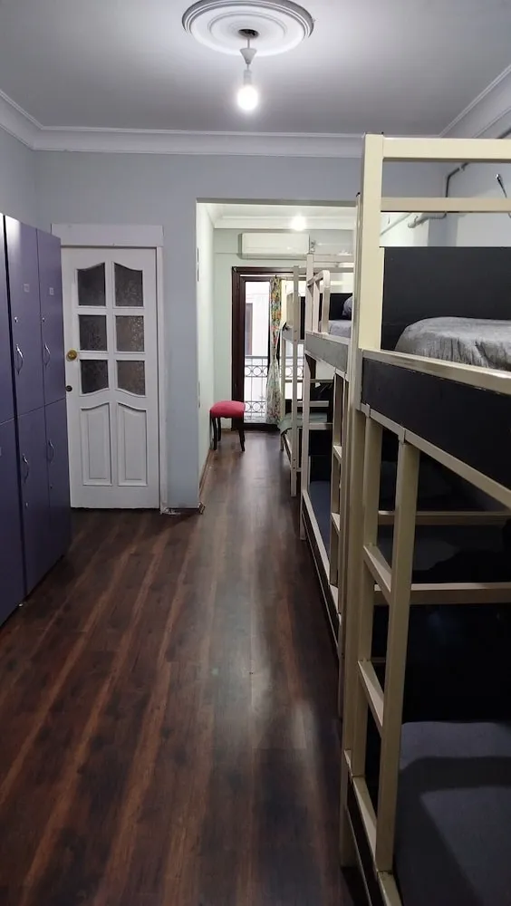 1 Bed in 6-Bed Dormitory (8-Bed Floor)