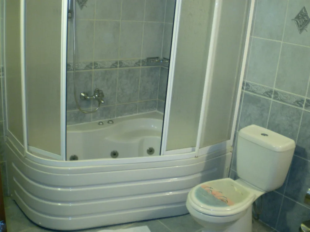 Family Triple Deluxe Cave Room