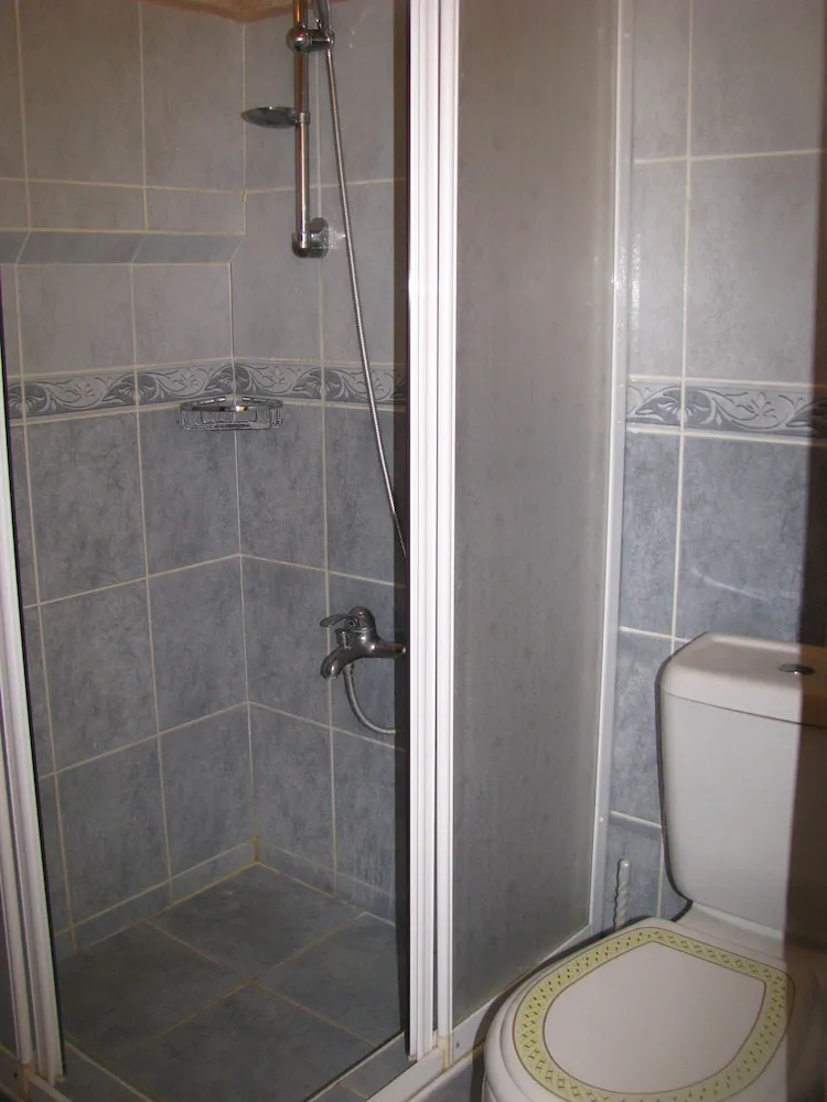 Double or twin arch room