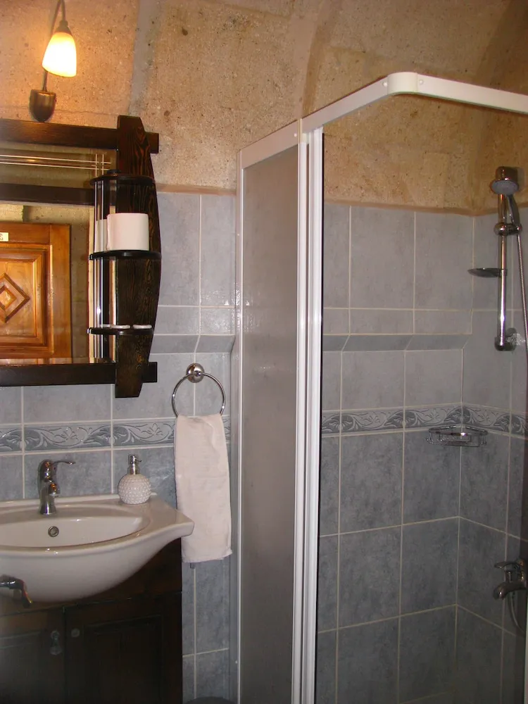 Double or twin arch room