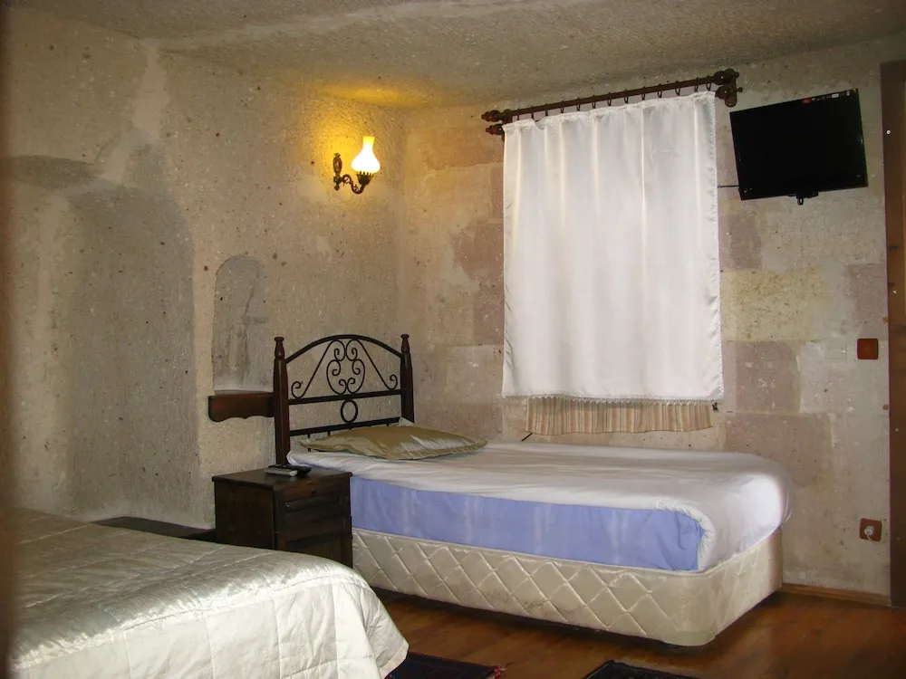 Double Deluxe Cave Room